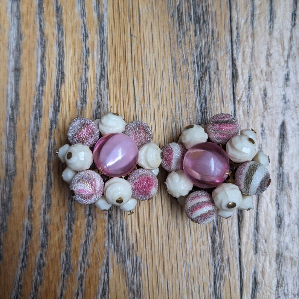 Vintage 60's beaded cluster clip-on earrings in pink tones